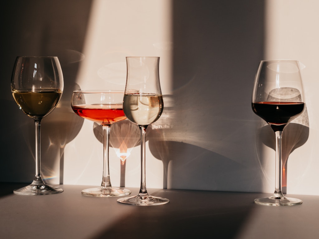 Scegliere il Bicchiere Giusto per il Vino: La Guida Definitiva